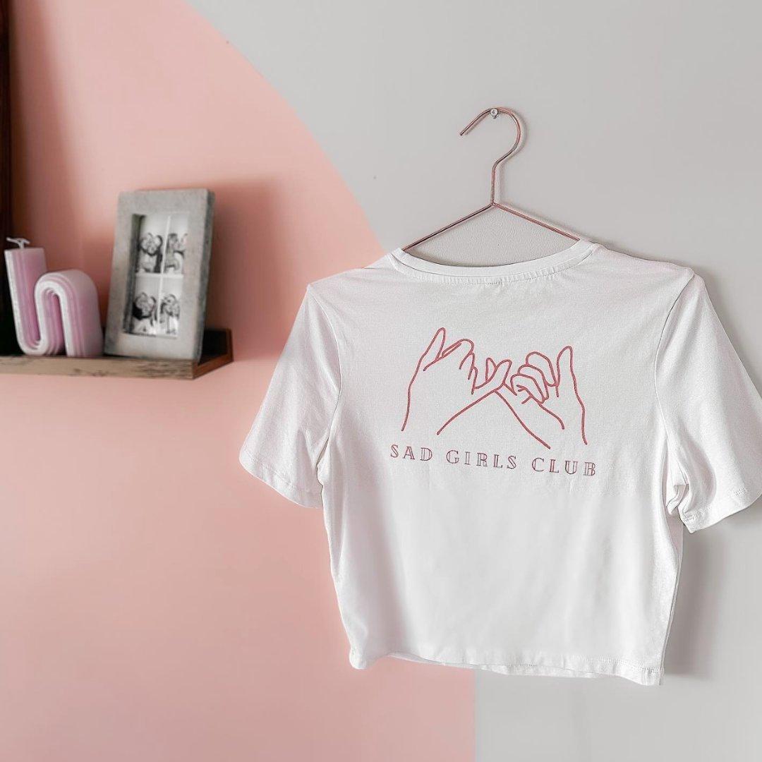 podcast themed graphic ee